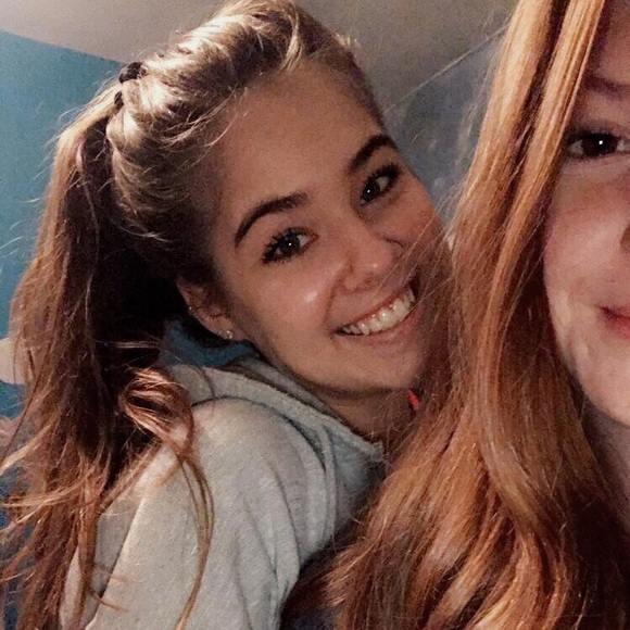 Meet your Posher, Leah - Picture 1 of 1